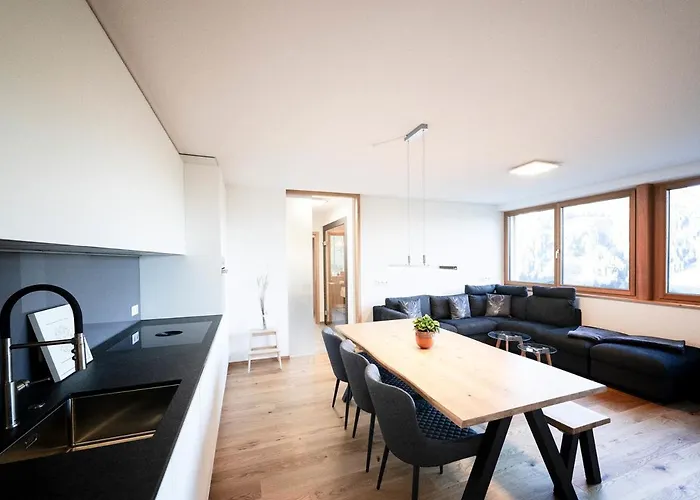 Berg Aparts - 6 - Faschina - Mit Sauna & 2 Baedern Appartement *